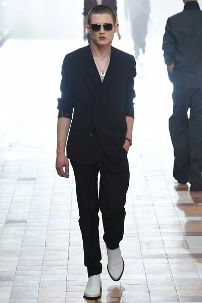 Look 34